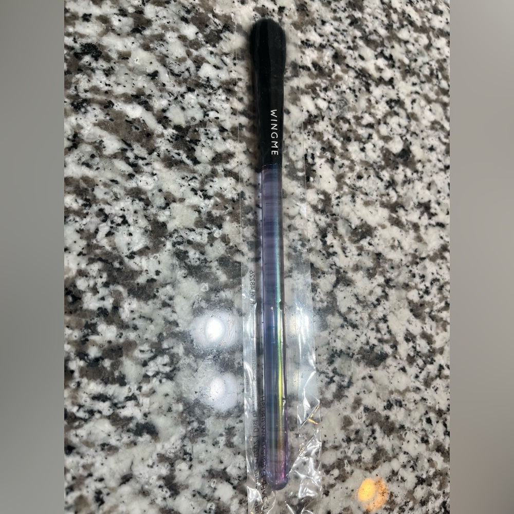 Wingme Cosmetics All Over Eyeshadow Brush
